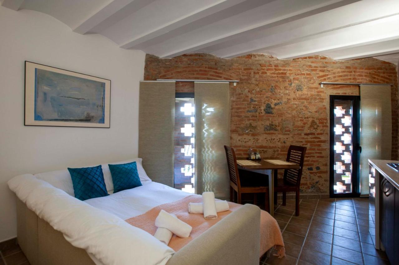 Apartamentos Turisticos Lobelia Suites La Garrovilla ภายนอก รูปภาพ
